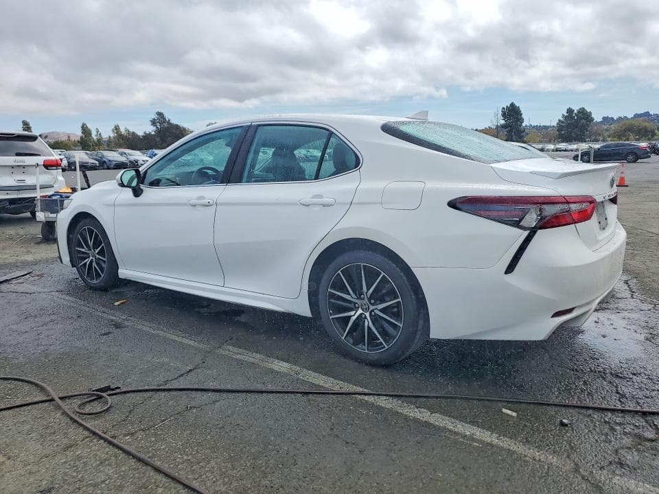2022 TOYOTA CAMRY SE 2