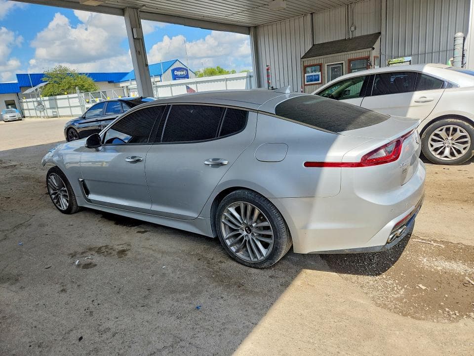 2018 KIA STINGER BASE 2