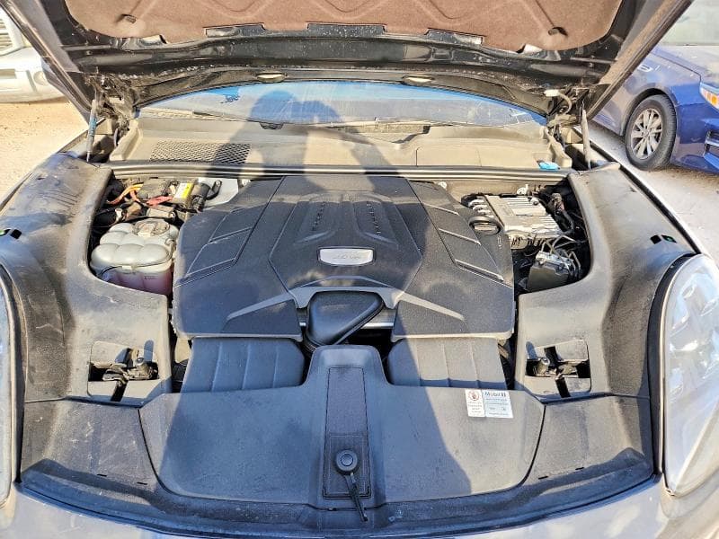 2019 PORSCHE CAYENNE 11