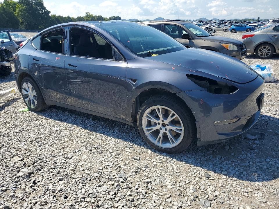 2023 TESLA MODEL Y 4