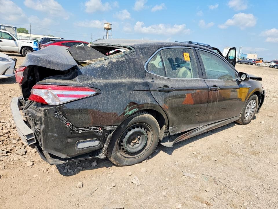 2018 TOYOTA CAMRY LE 3