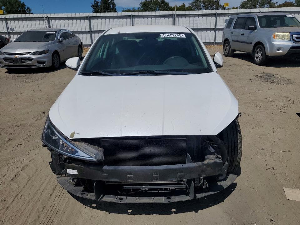 2019 HYUNDAI ELANTRA SE 5