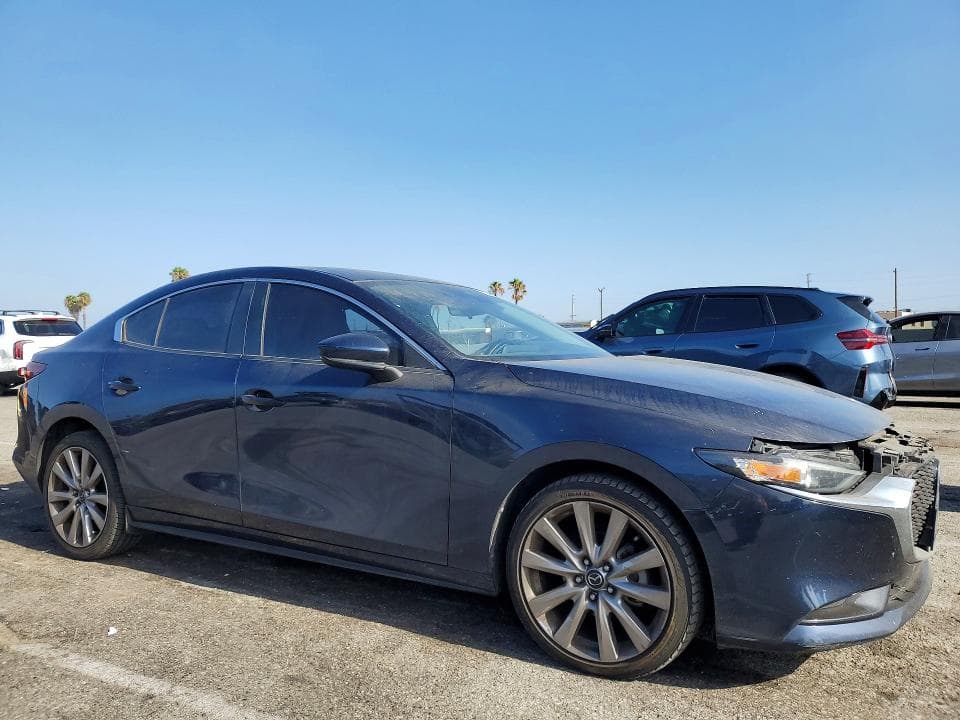 2019 MAZDA 3 4