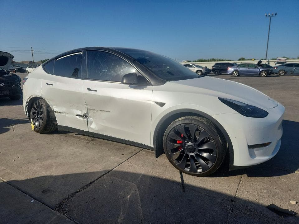 2024 TESLA MODEL Y 4