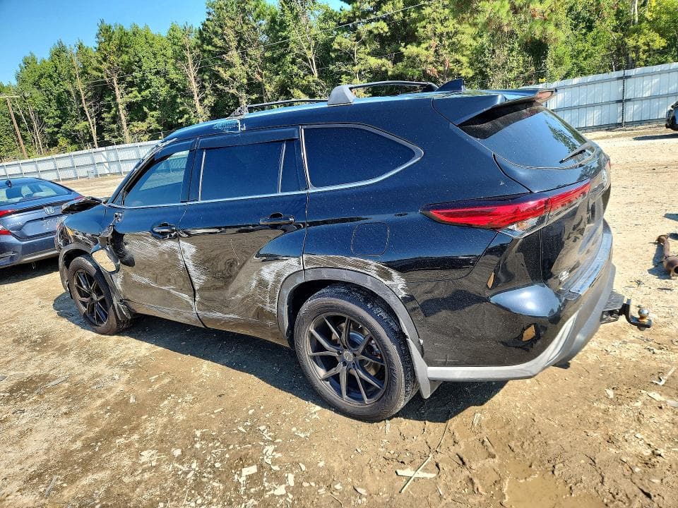 2021 TOYOTA HIGHLANDER XLE 2