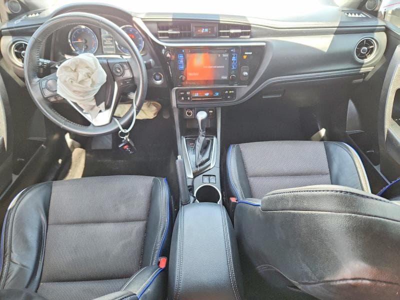 2017 TOYOTA COROLLA SE 8