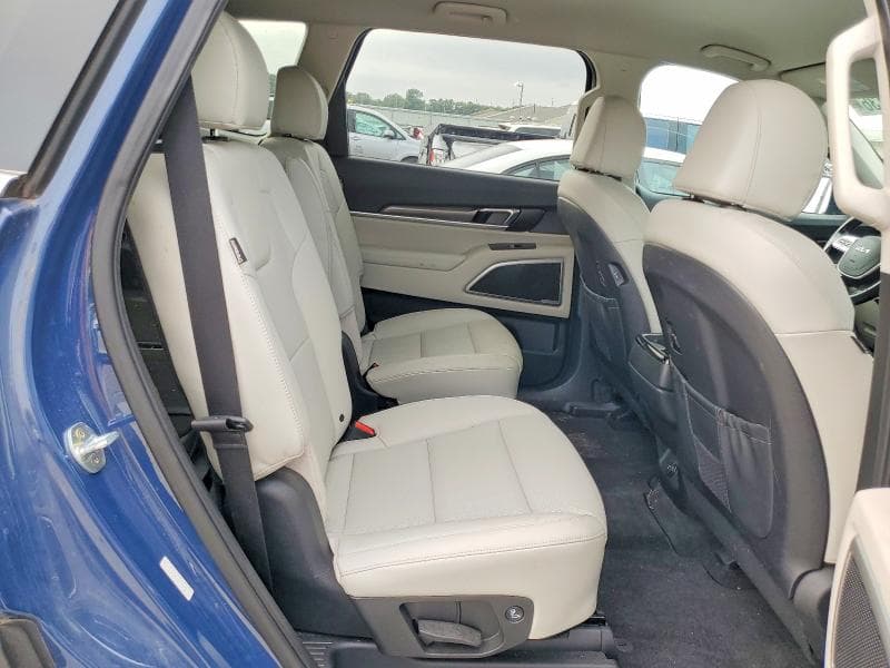 2023 KIA TELLURIDE S 11