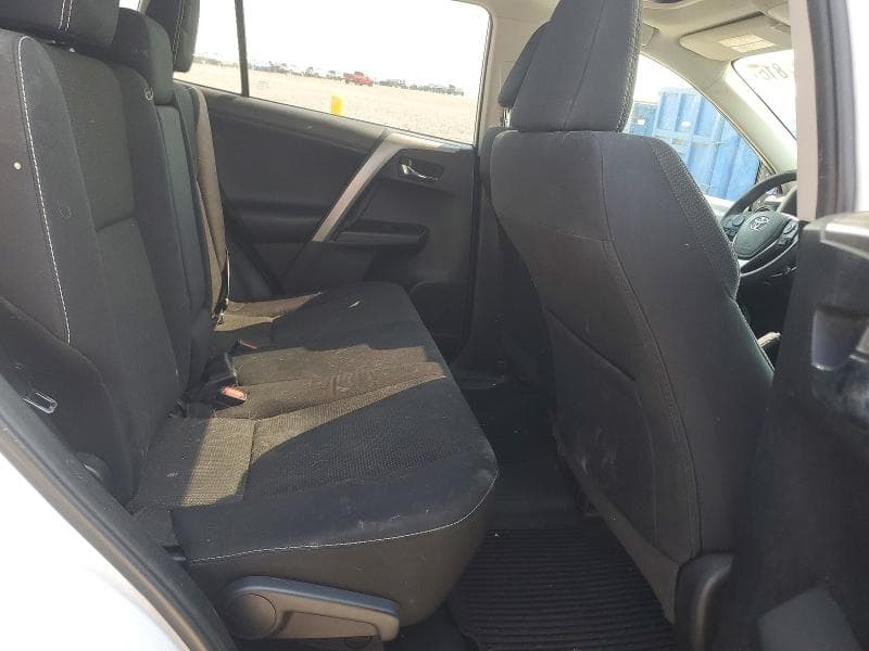 2017 TOYOTA RAV4 XLE 11