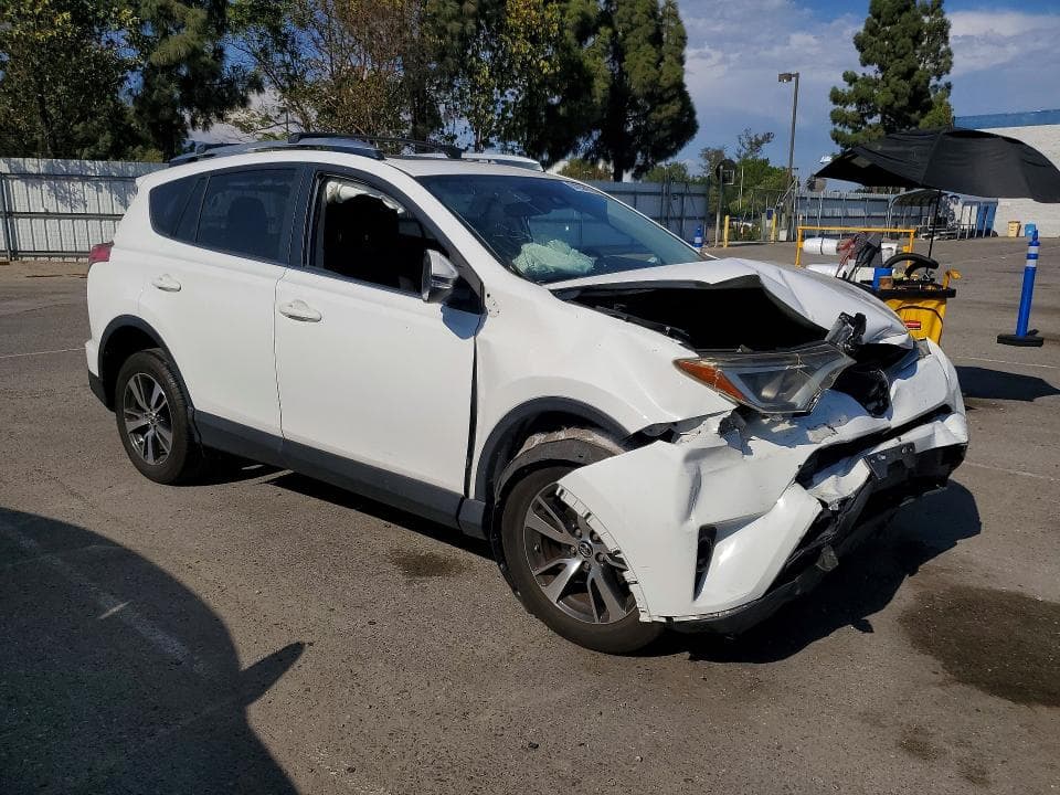 2018 TOYOTA RAV4 XLE 4