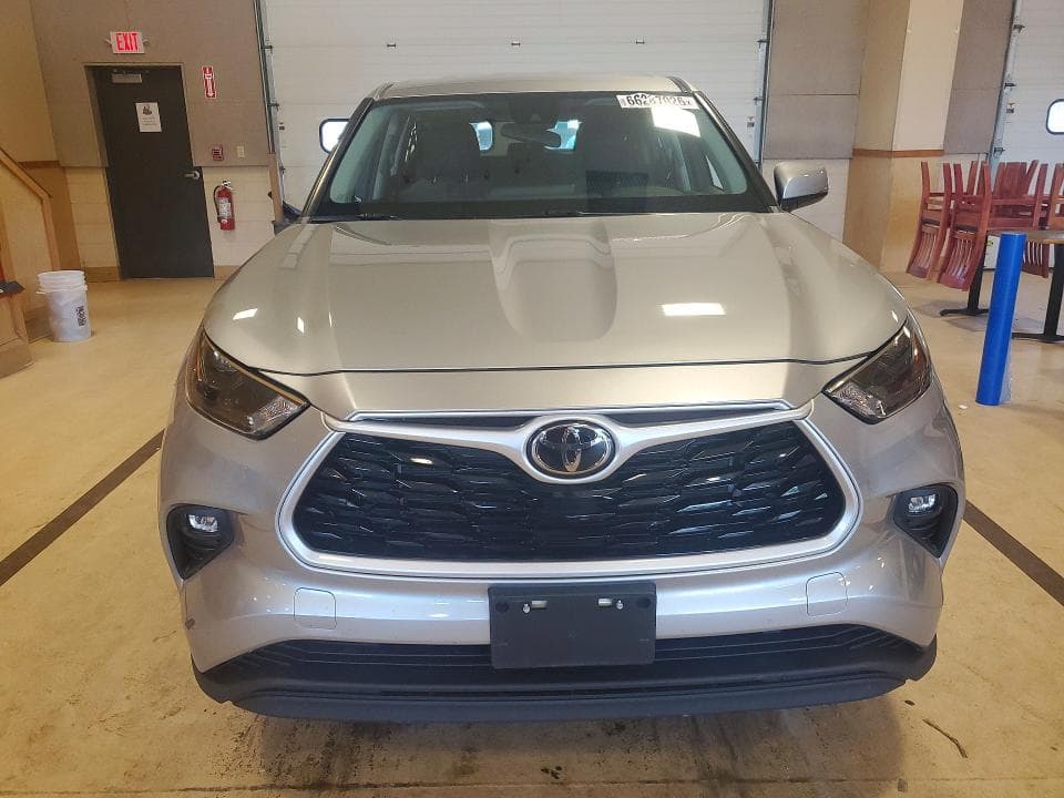 2022 TOYOTA HIGHLANDER LE 5