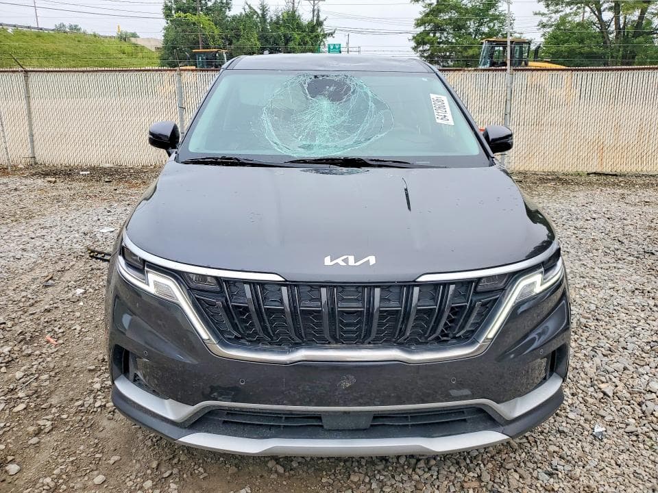 2024 KIA CARNIVAL EX 5