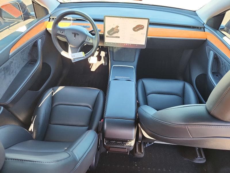 2023 TESLA MODEL Y 8