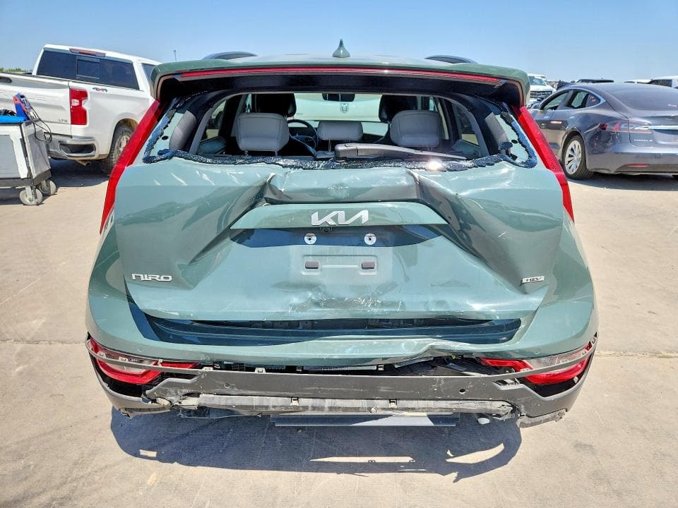 2023 KIA NIRO EX 6