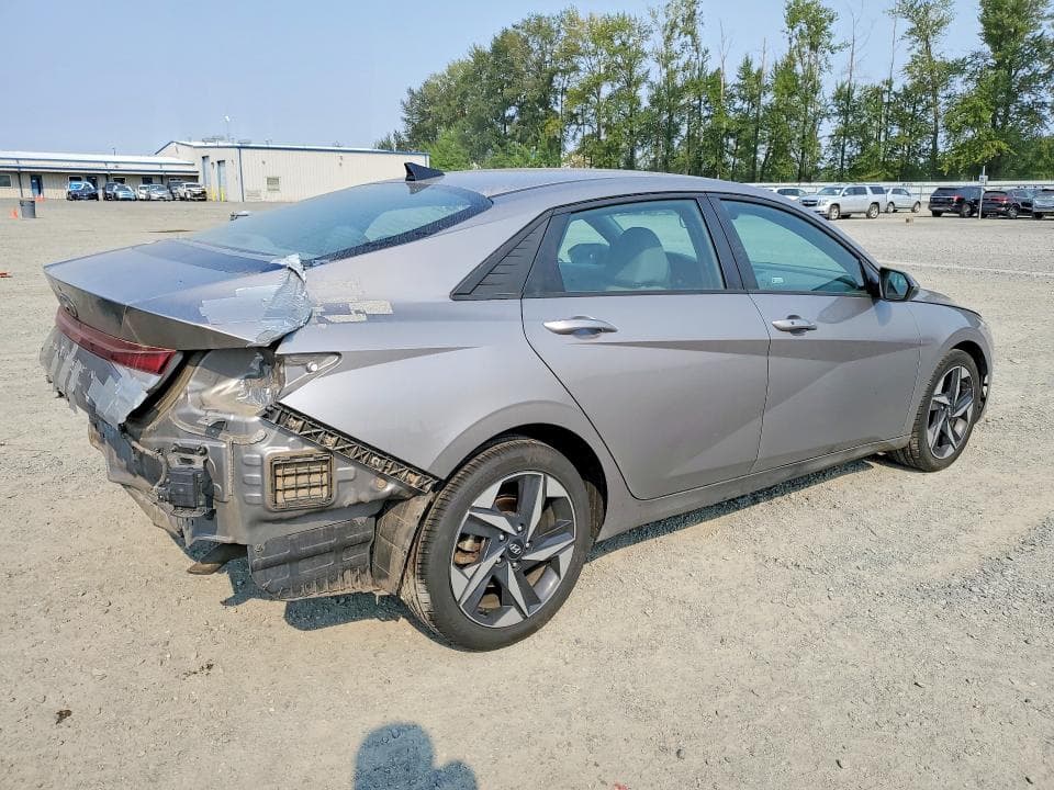 2023 HYUNDAI ELANTRA SEL 3