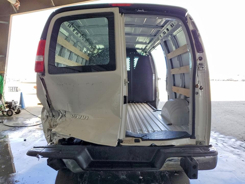 2026 GMC SAVANA G2500 6