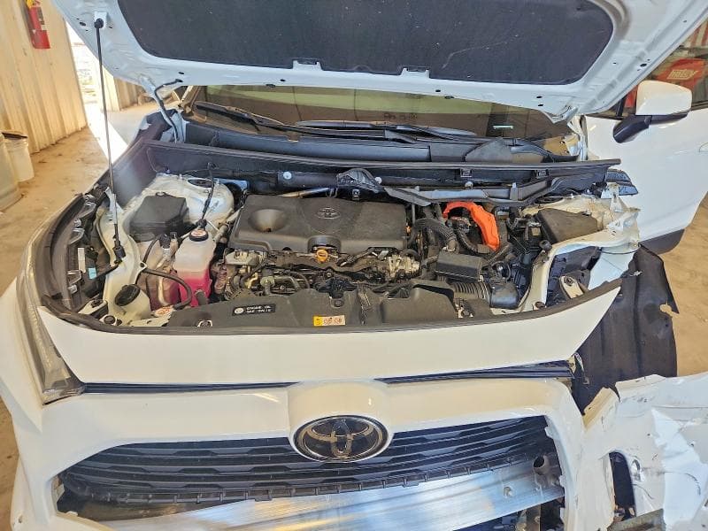 2025 TOYOTA RAV4 HYBRID XLE 11