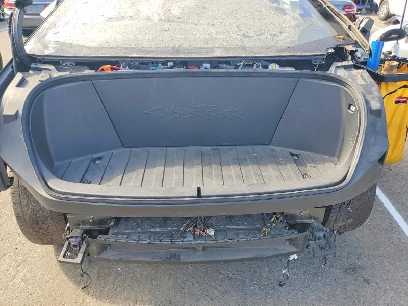 2025 TESLA CYBERTRUCK 11