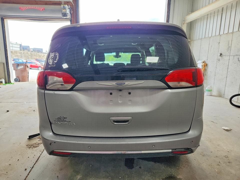 2020 CHRYSLER PACIFICA TOURING L 6
