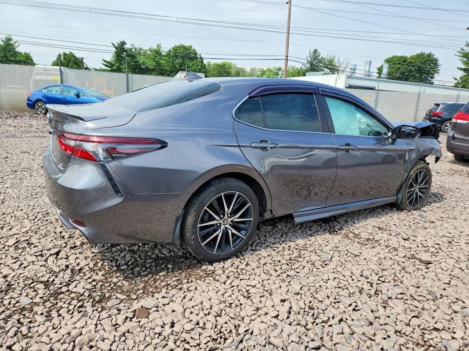 2021 TOYOTA CAMRY SE 3