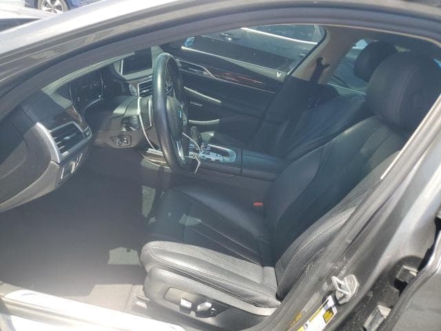 2018 BMW 740 XE 7