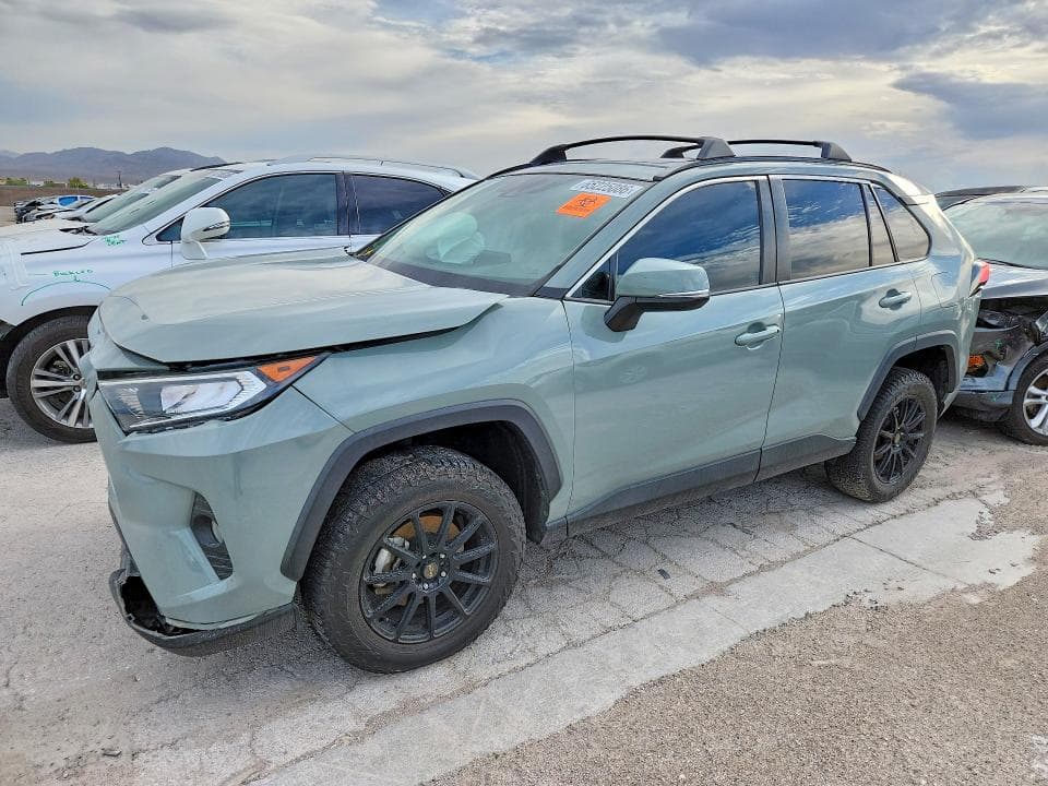 2021 TOYOTA RAV4 XLE - 1