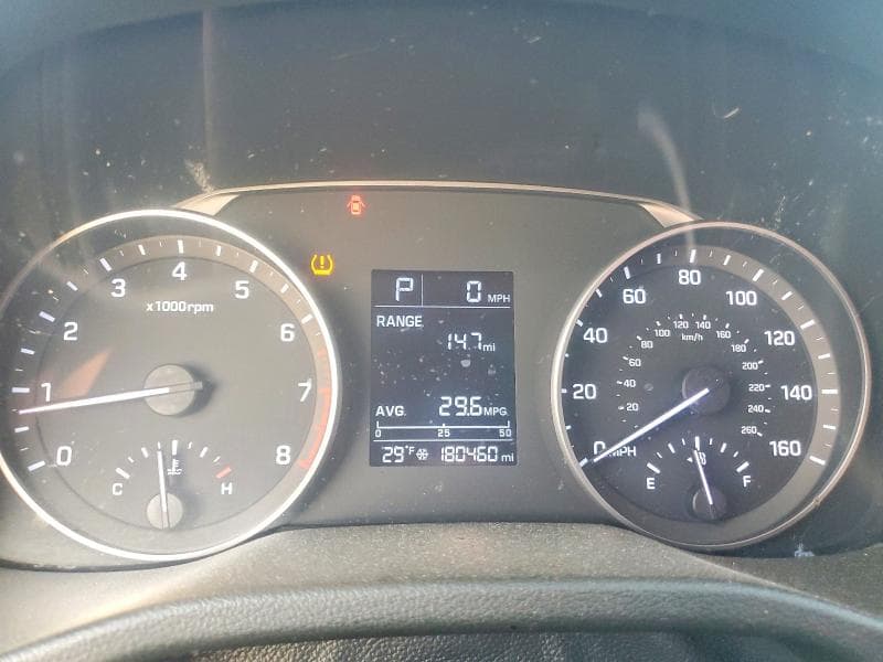 2018 HYUNDAI ELANTRA SE 9