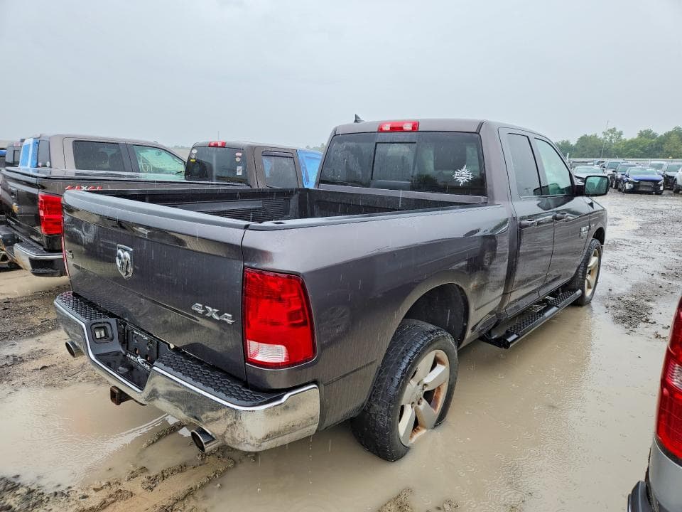 2019 RAM 1500 CLASSIC SLT 3