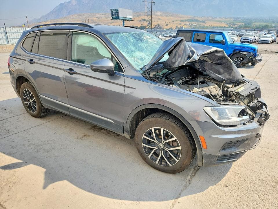 2021 VOLKSWAGEN TIGUAN SE 4
