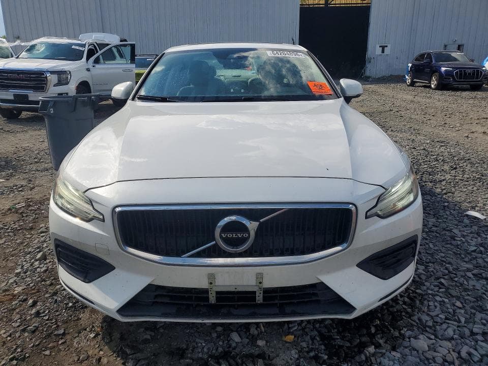 2019 VOLVO S60 T5 MOMENTUM 5