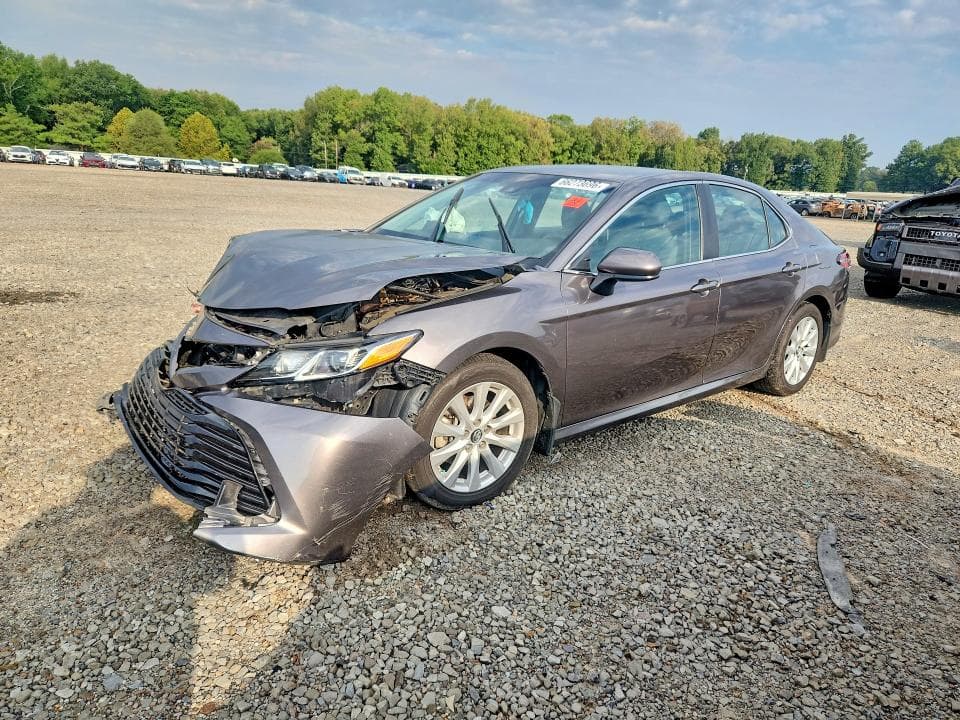 2018 TOYOTA CAMRY LE - 1