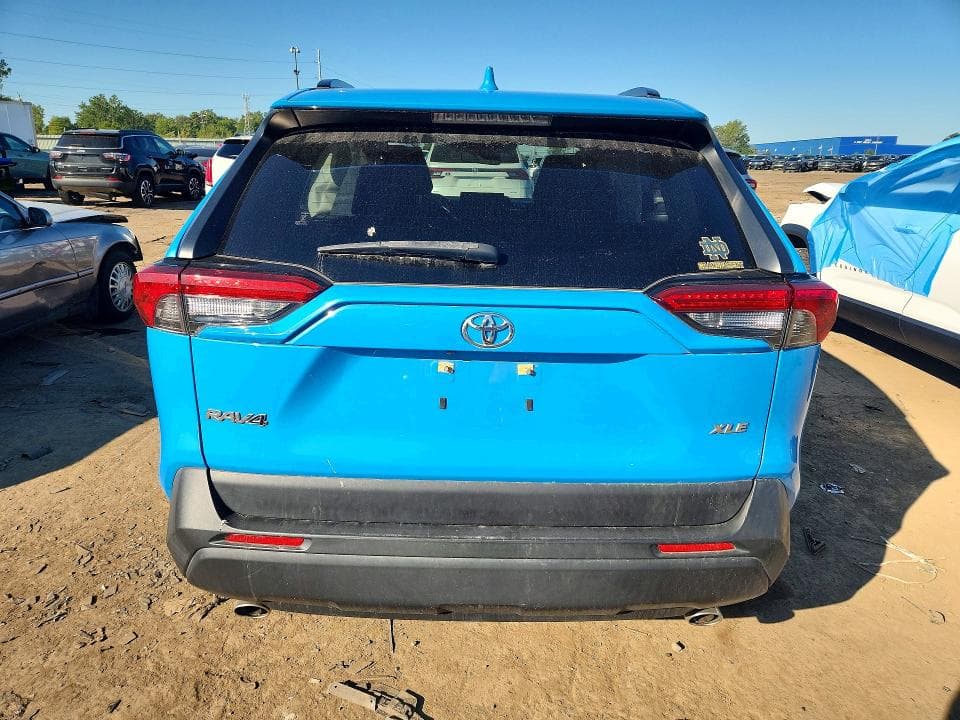 2021 TOYOTA RAV4 XLE 6
