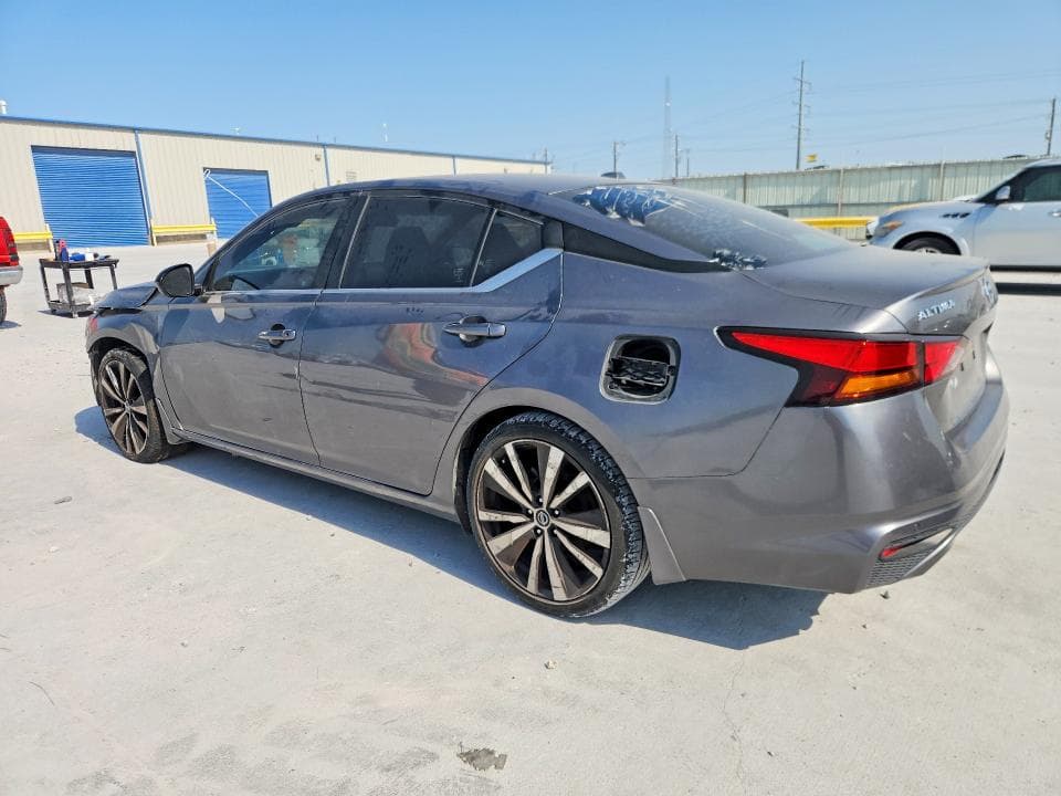 2022 NISSAN ALTIMA SR 2