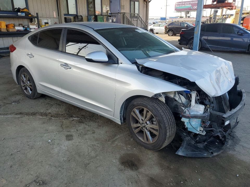 2018 HYUNDAI ELANTRA SEL 4