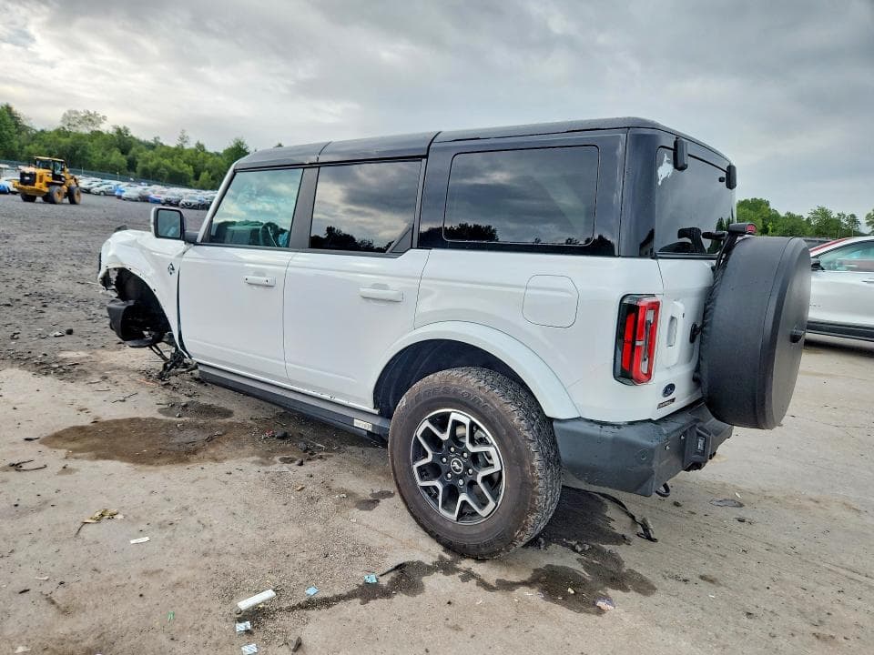 2024 FORD BRONCO OUTER BANKS 2