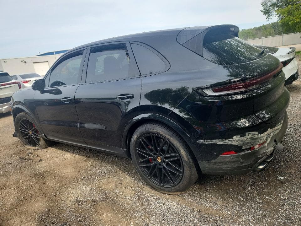2024 PORSCHE CAYENNE S 2