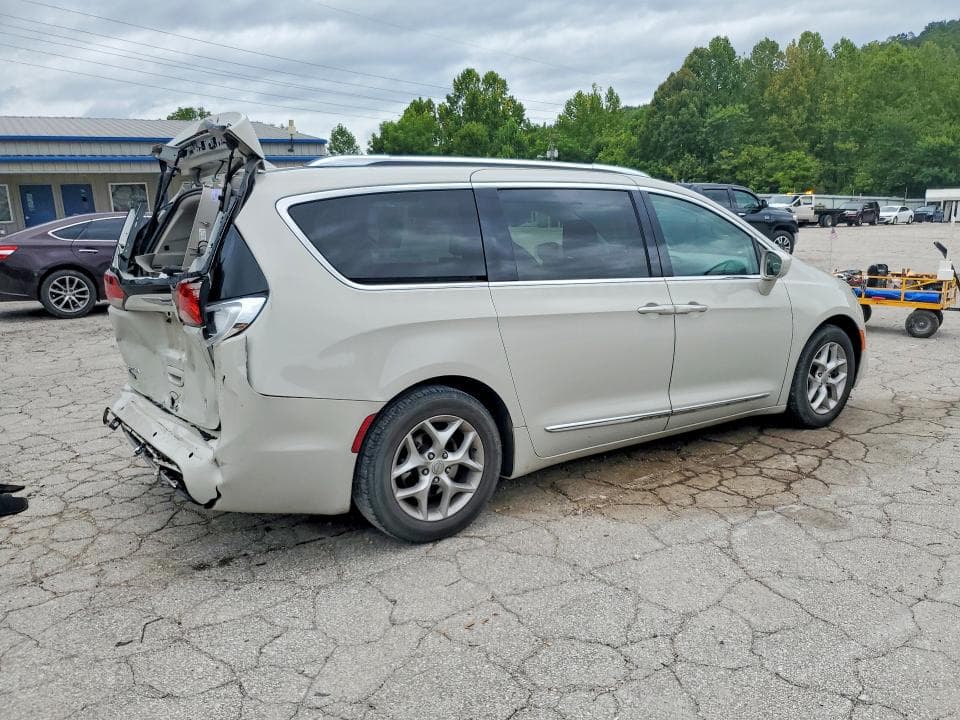 2019 CHRYSLER PACIFICA TOURING L PLUS 3