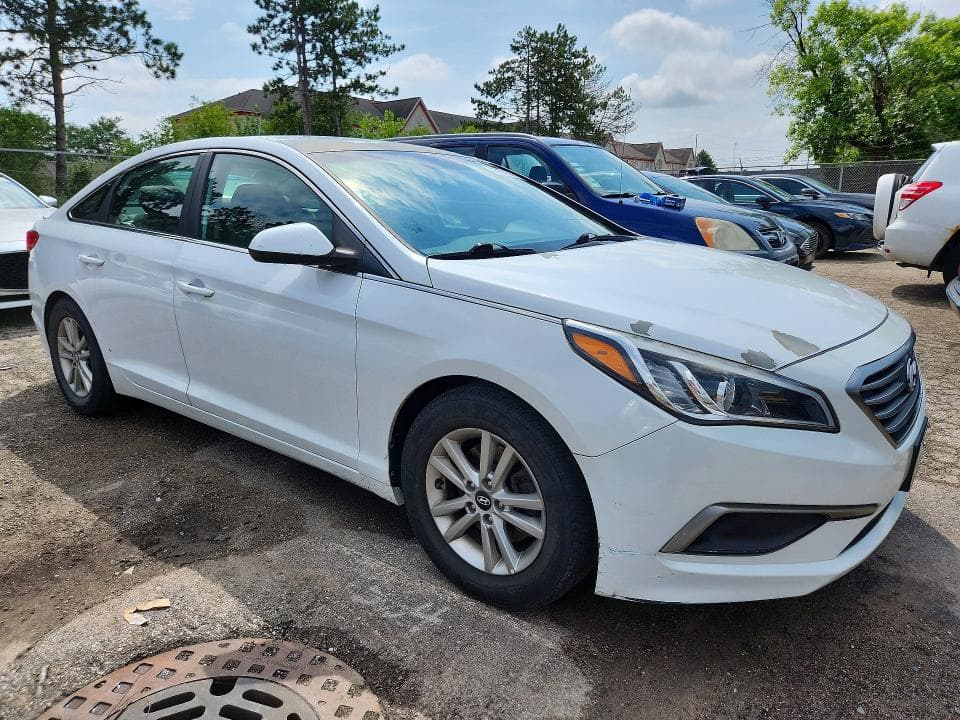 2017 HYUNDAI SONATA SE 4