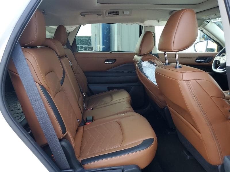2023 NISSAN PATHFINDER PLATINUM 11