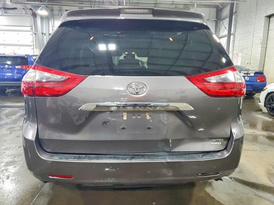 2020 TOYOTA SIENNA LIMITED PREMIUM 7-PASSENGER 6