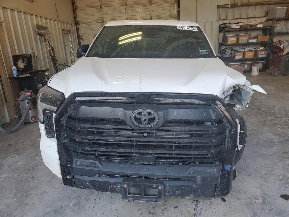 2026 TOYOTA TUNDRA SR 5