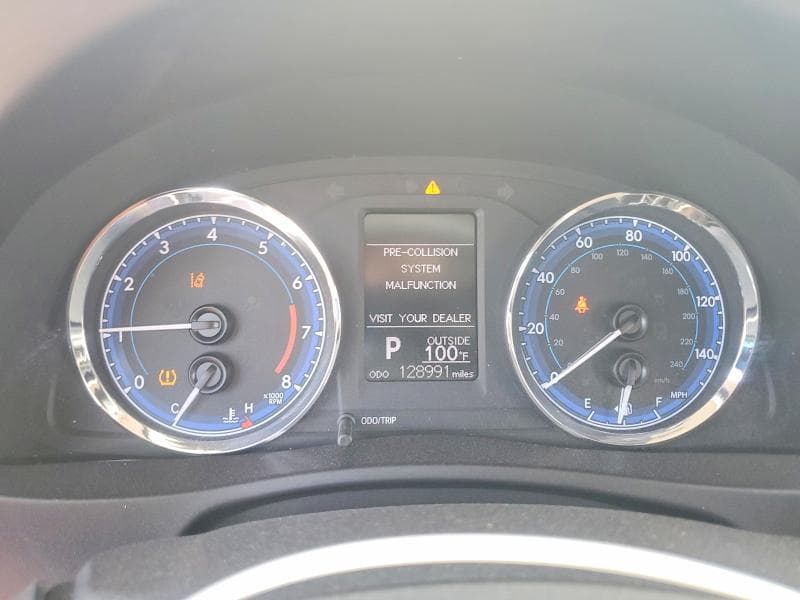 2017 TOYOTA COROLLA LE 9