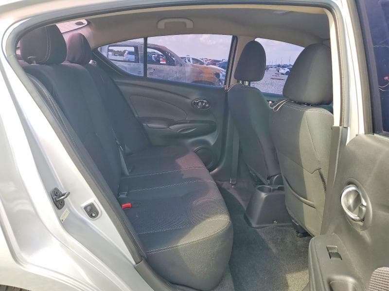 2017 NISSAN VERSA 1.6 SL 10