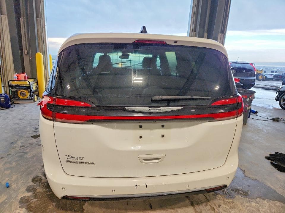 2023 CHRYSLER PACIFICA TOURING 6