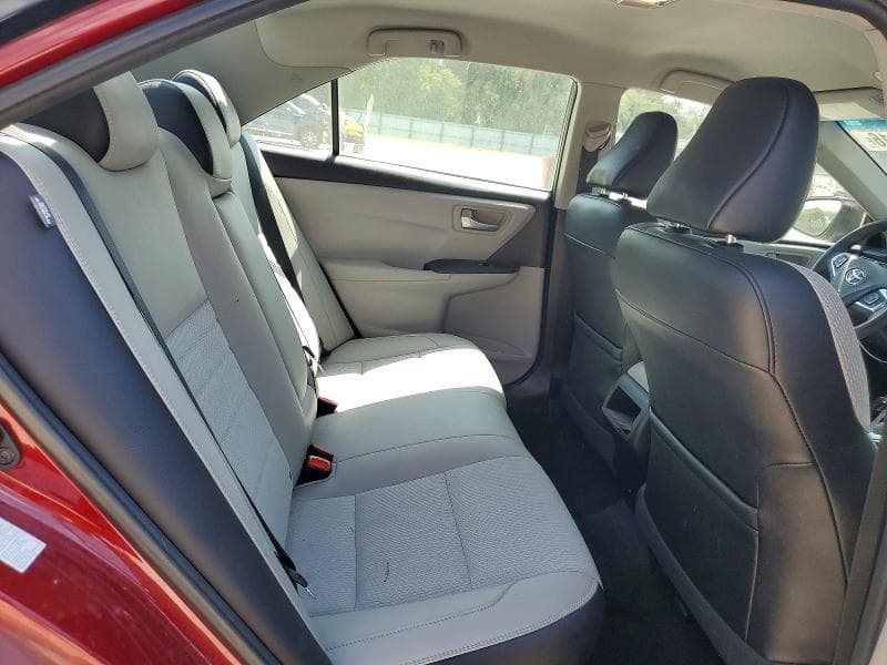 2017 TOYOTA CAMRY SE 10