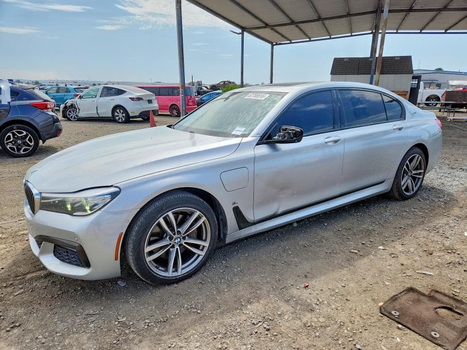 2017 BMW 740 XE - 1