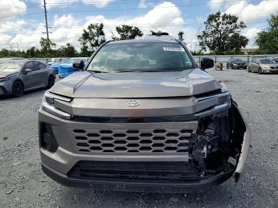 2026 TOYOTA RAV4 XLE PREMIUM 5