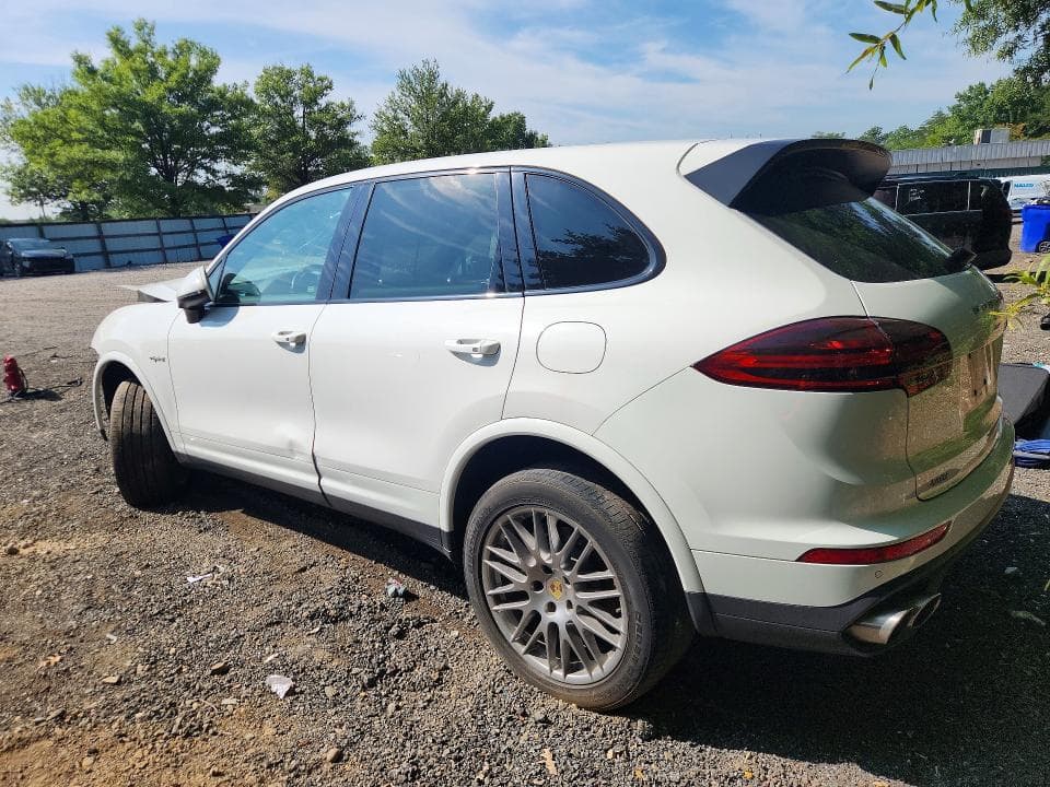 2018 PORSCHE CAYENNE SE HYBRID PLATINUM 2