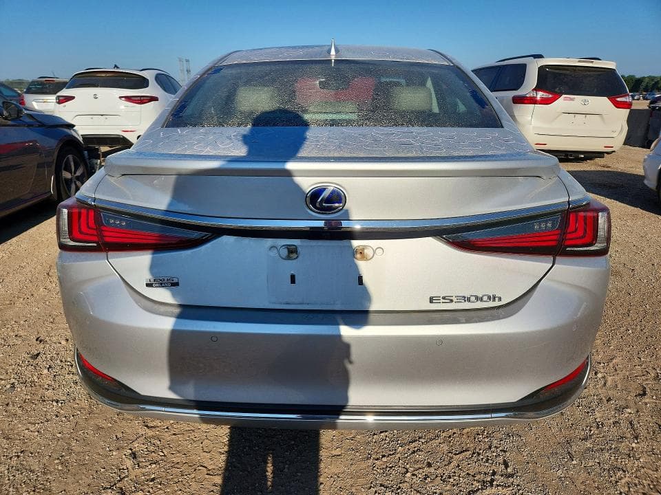 2020 LEXUS ES 300H 6
