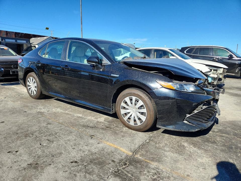 2018 TOYOTA CAMRY LE 4