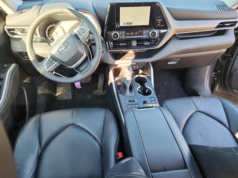 2023 TOYOTA HIGHLANDER XLE 8